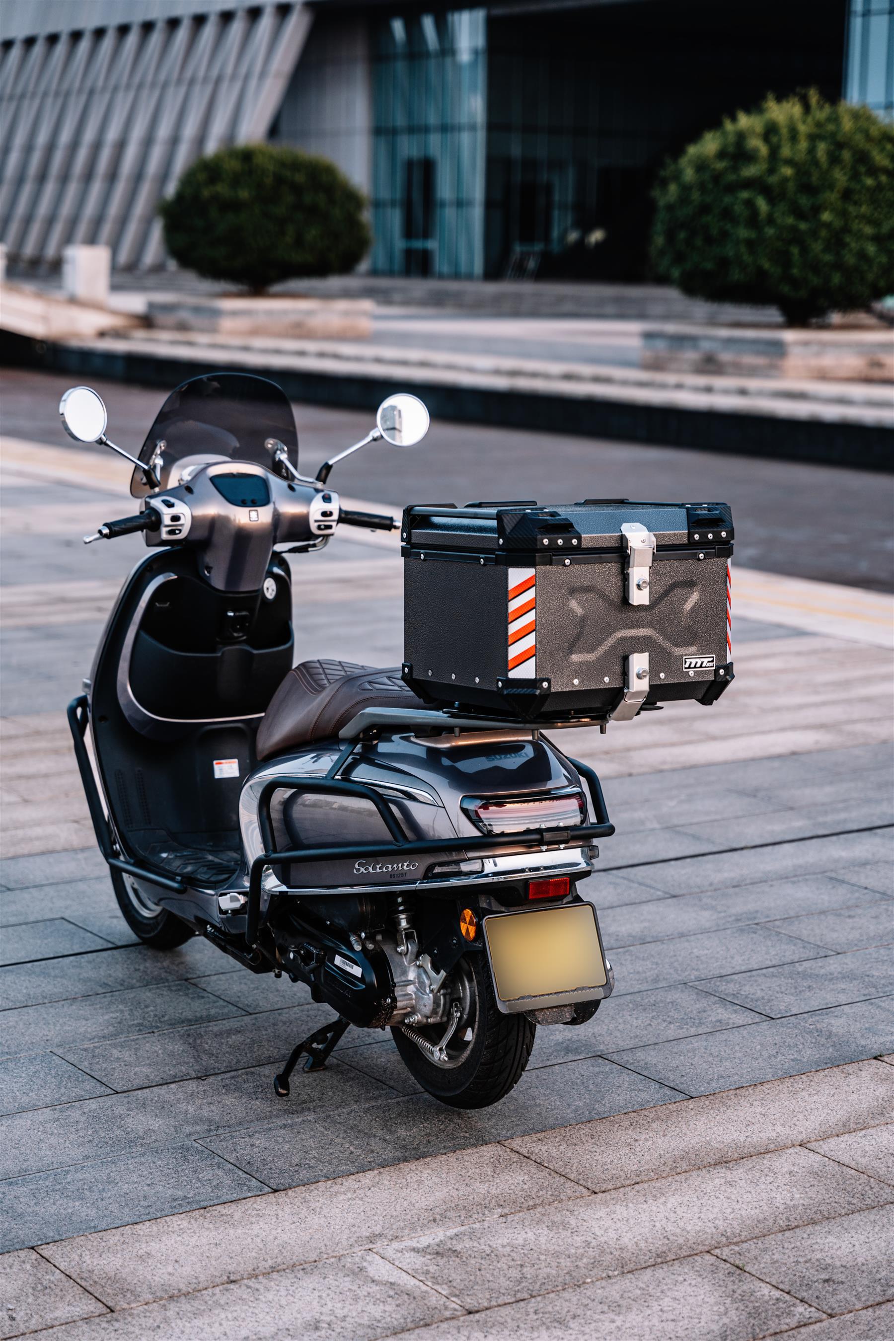 HUA YIN motorcycle top case mounted on a scooter